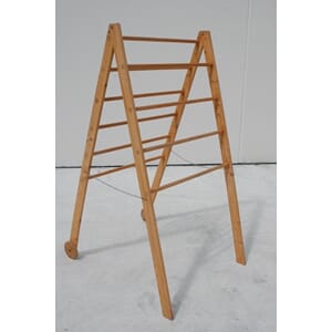 UTSTILLINGSSTATIV M/HJUL