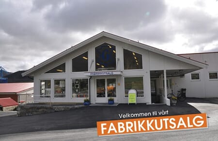 Fabrikkutsalg frå nord 600x388.jpg